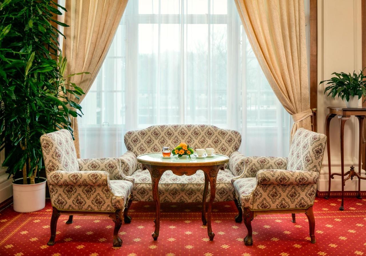 Spa Hotel Imperial Karlovy Vary Exterior photo Interior of the hotel