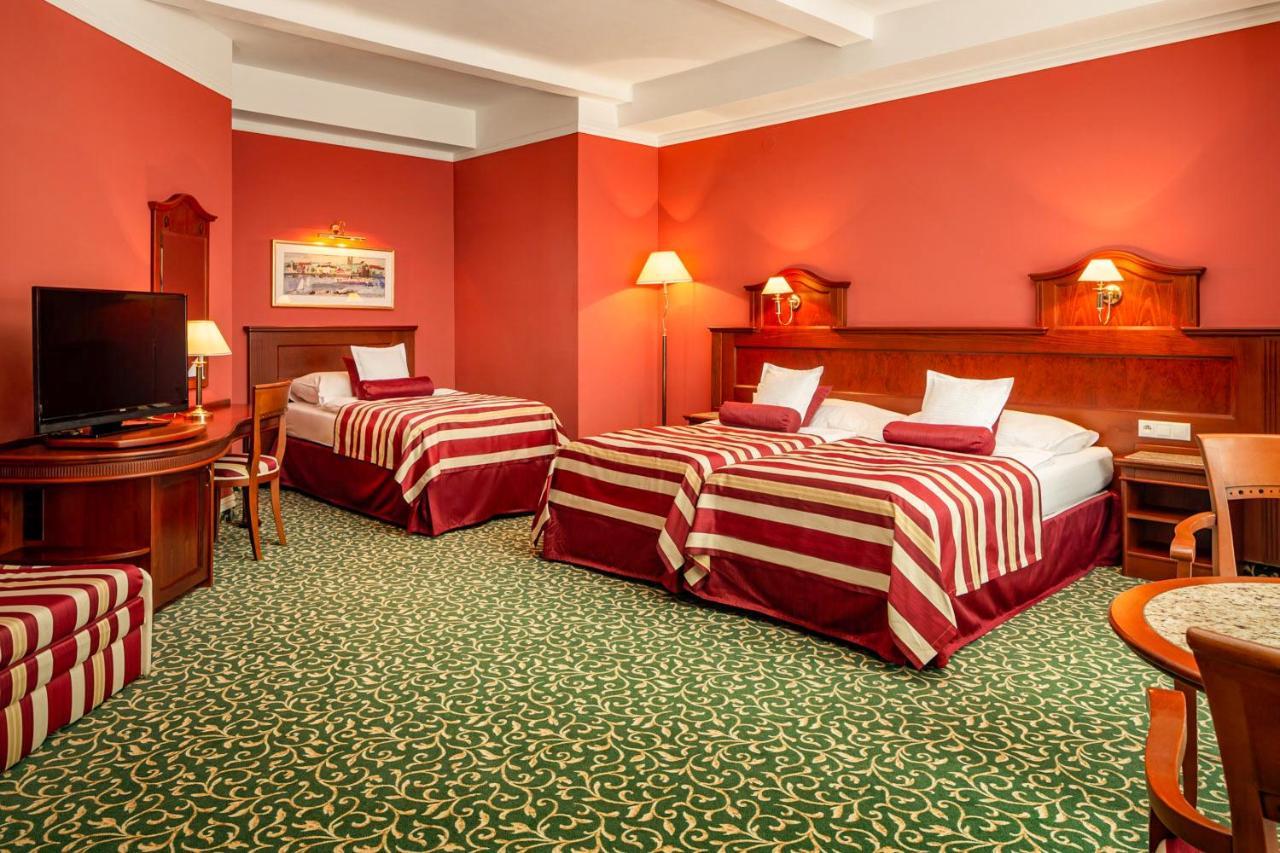 Spa Hotel Imperial Karlovy Vary Exterior photo A typical room at the hotel