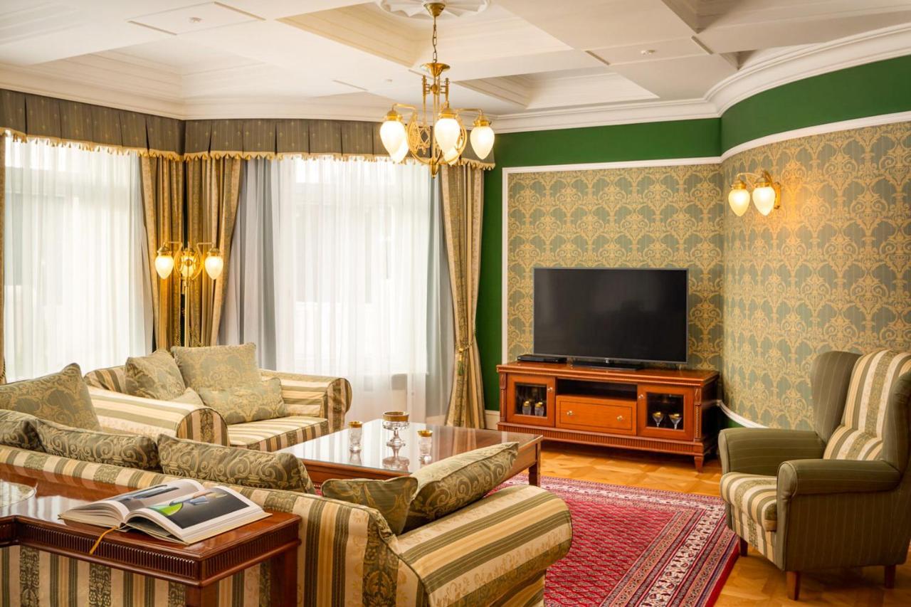 Spa Hotel Imperial Karlovy Vary Exterior photo A living room