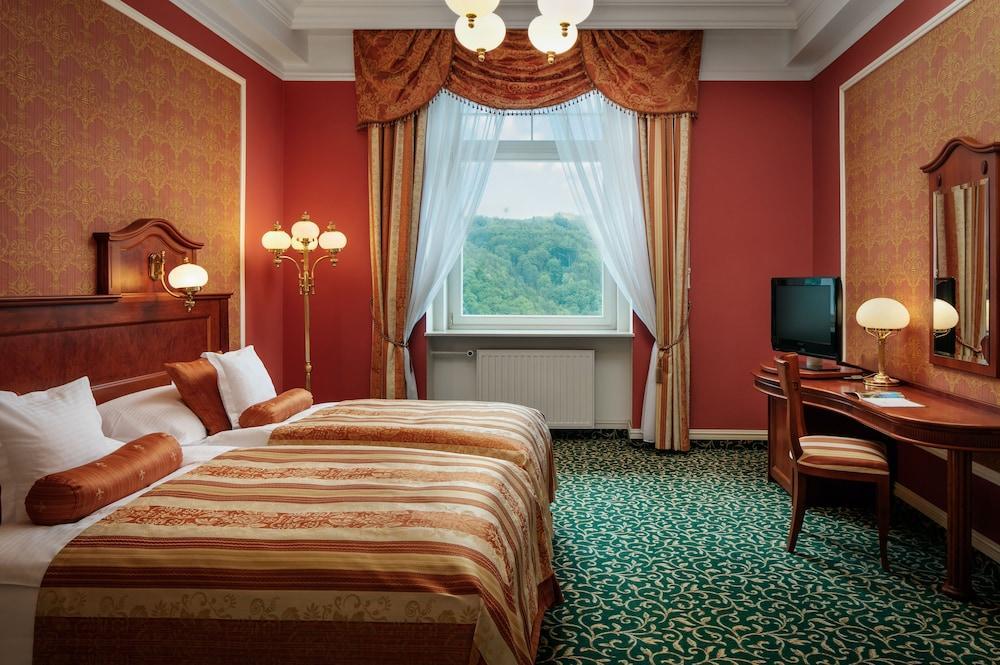 Spa Hotel Imperial Karlovy Vary Exterior photo A room at the Grand Hotel
