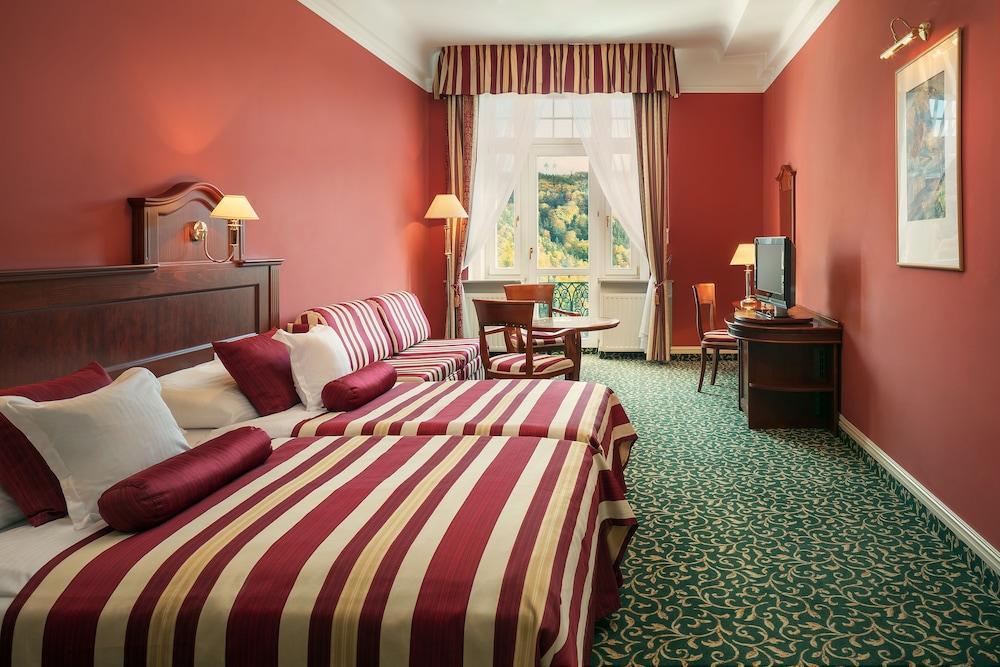 Spa Hotel Imperial Karlovy Vary Exterior photo A typical room at the hotel