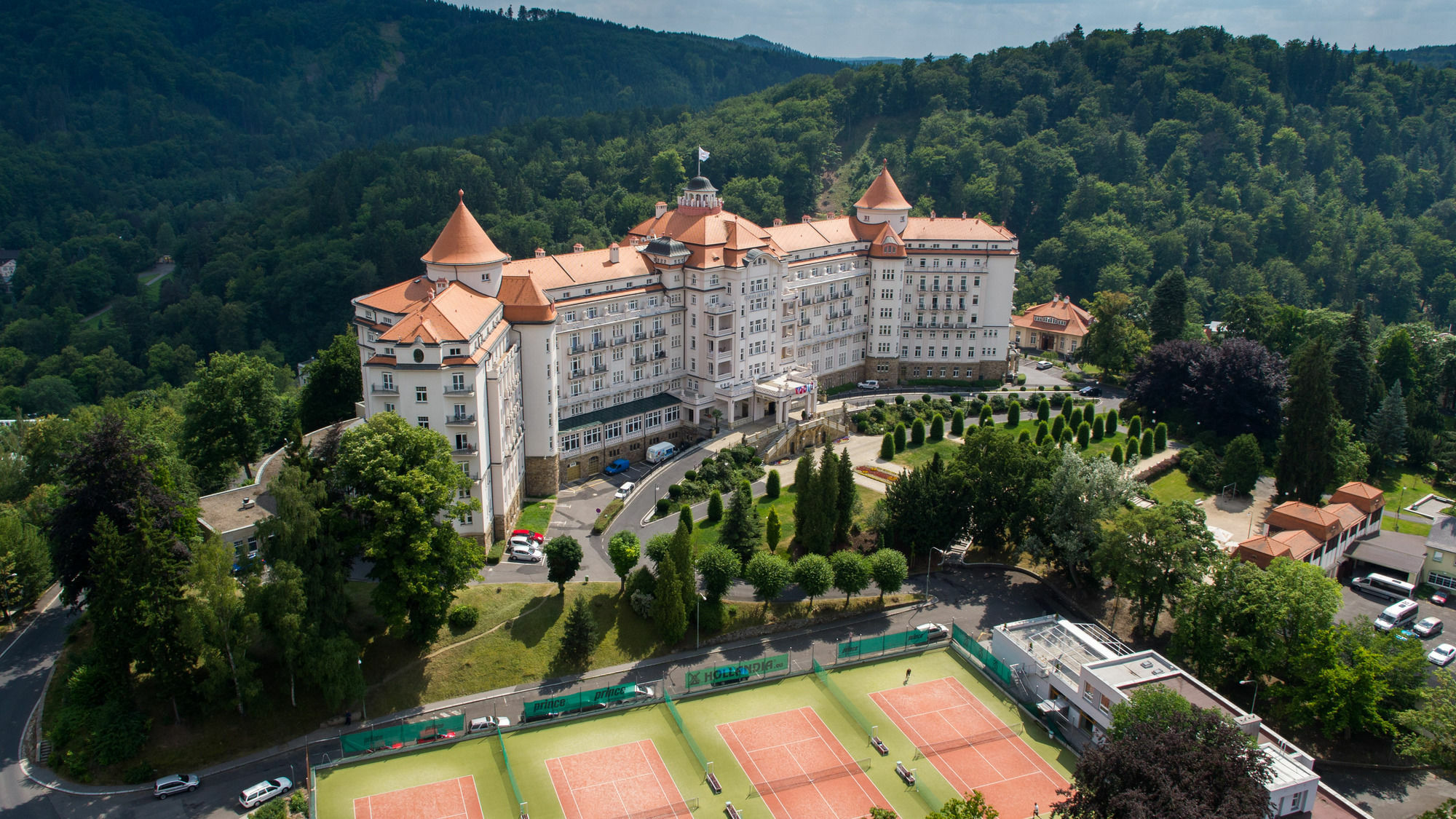 Spa Hotel Imperial Karlovy Vary Exterior photo Aerial view of the Dolder Grand