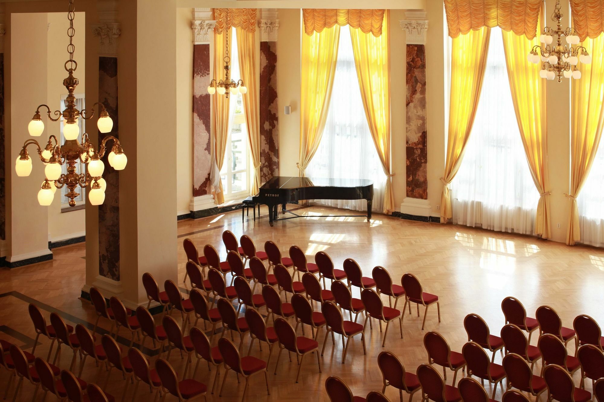 Spa Hotel Imperial Karlovy Vary Exterior photo The main hall of the conservatory