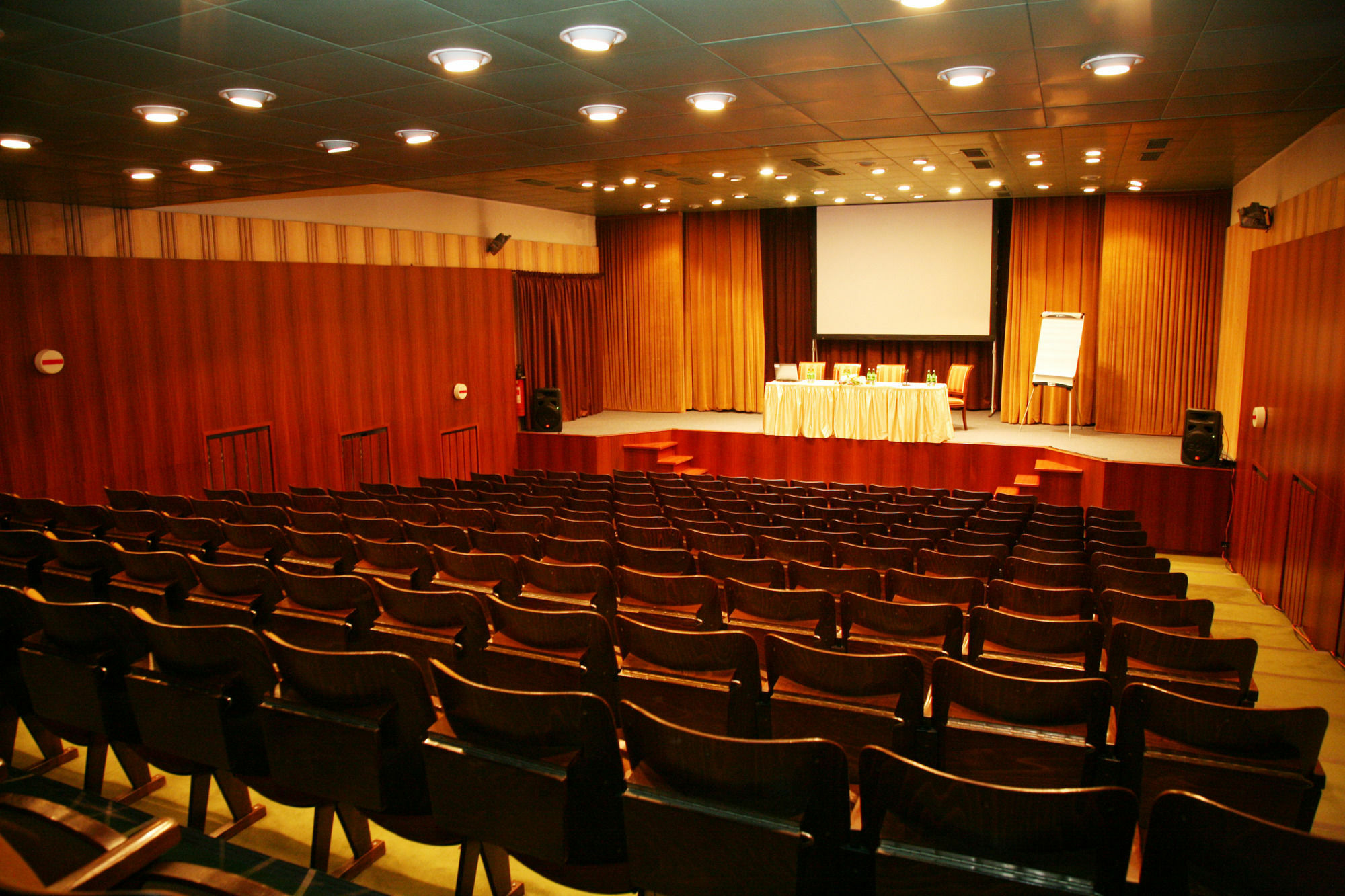 Spa Hotel Imperial Karlovy Vary Exterior photo Auditorium